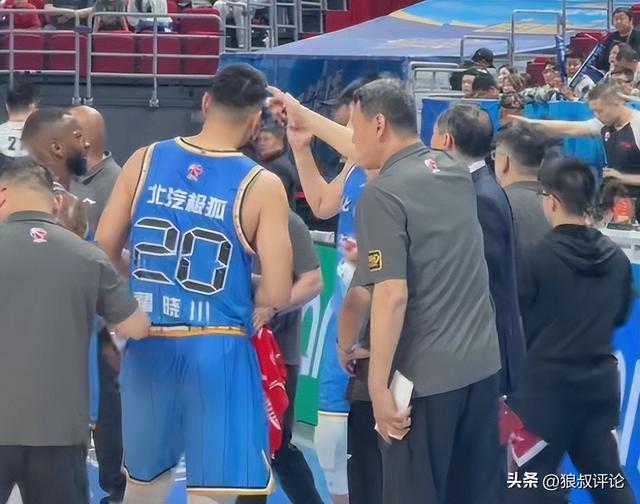 新球体育app-杨毅：李楠是许利民邀请到北京男篮 目前还没有到再入江湖的时候